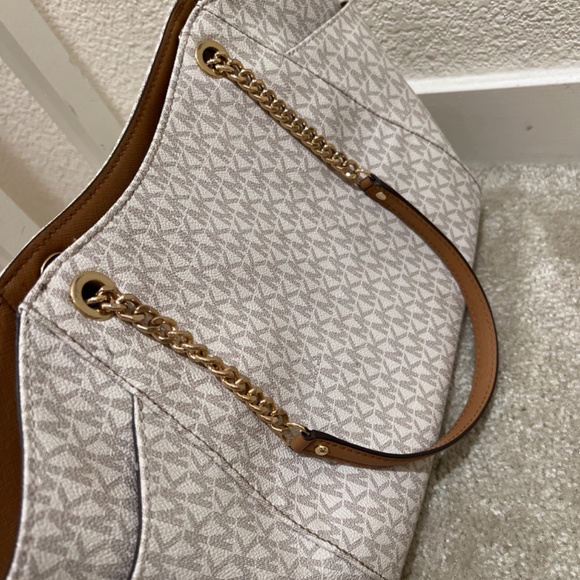 Handbag - Picture 4 of 5